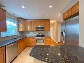 115 Lyons Rd in Scarsdale, NY - Building Photo - Building Photo