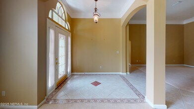 11861 Lake Fern Dr in Jacksonville, FL - Building Photo - Building Photo