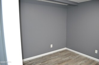 25 Lizzy Ln, Unit 1st floor in Waymart, PA - Building Photo - Building Photo