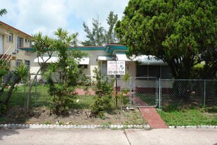 7410 Carlyle Ave in Miami Beach, FL - Building Photo