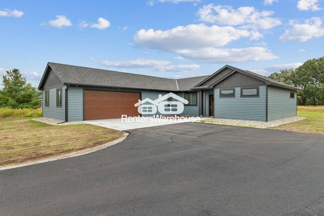 8229 119th Ave SE in Clear Lake, MN - Building Photo - Building Photo