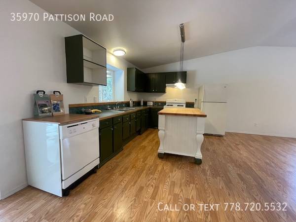 35970 Pattison Rd in Mission, BC - Building Photo - Building Photo