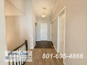 1369 Carriage Chase Dr in Kaysville, UT - Building Photo - Building Photo