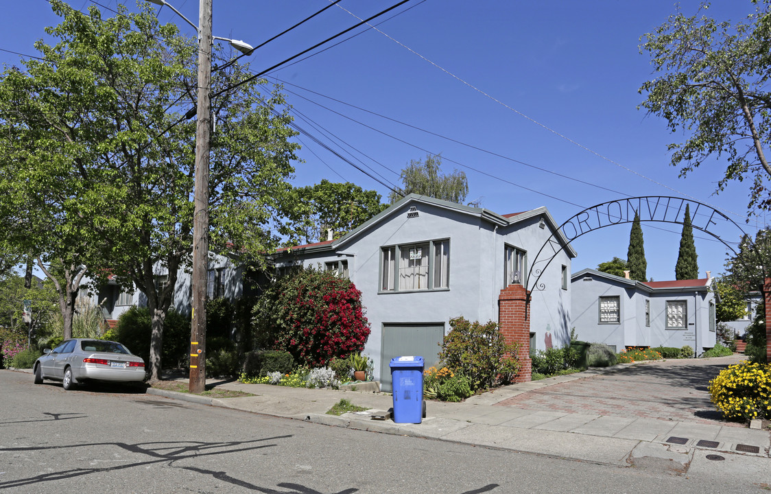 Norton Villa in Berkeley, CA - Building Photo