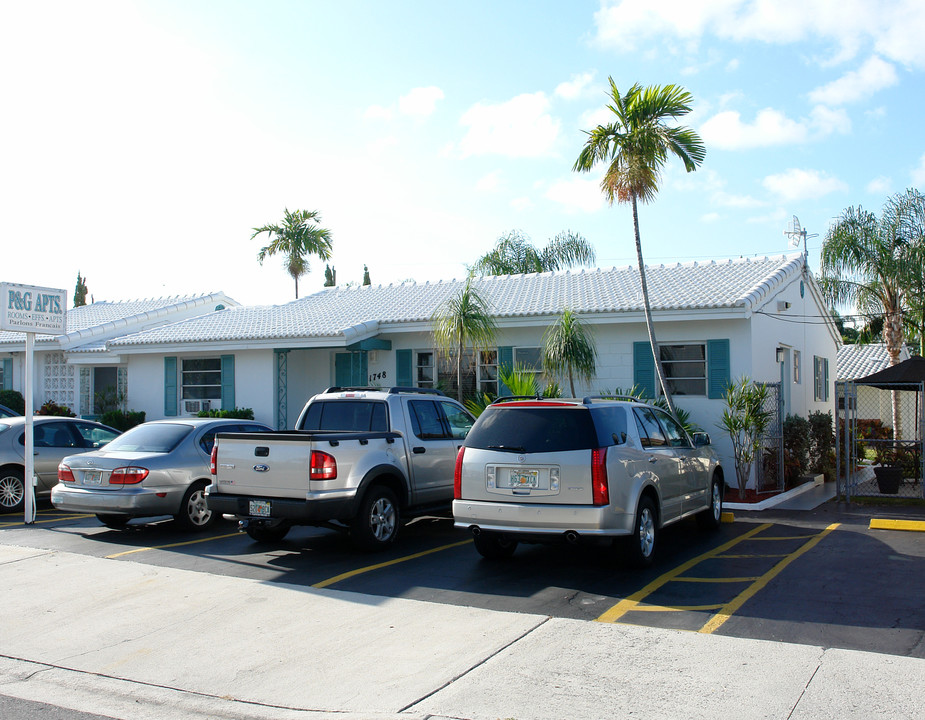 1740-1748 Rodman St in Hollywood, FL - Building Photo