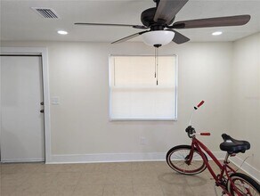 8104 N 18th St in Tampa, FL - Building Photo - Building Photo