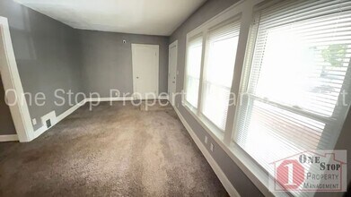 1808 E 67th Terrace in Kansas City, MO - Foto de edificio - Building Photo