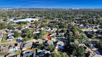 15715 Creekhaven Dr in Houston, TX - Building Photo