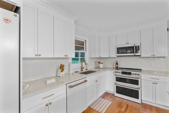 324 Thorpe Ave in Meriden, CT - Building Photo - Building Photo