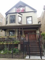 2442 N Lawndale Ave in Chicago, IL - Building Photo