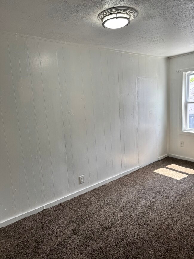 211 Oxford St, Unit 2nd floor apt