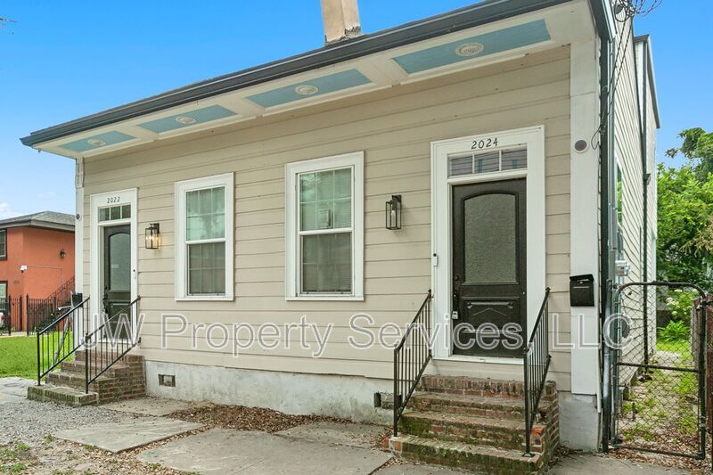 2022 Bienville St in New Orleans, LA - Foto de edificio