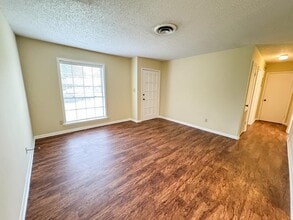 301 E Park Ave in Victoria, TX - Building Photo - Building Photo