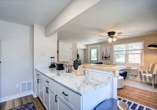 156 Rodney Ct in Madison, WI - Foto de edificio - Building Photo