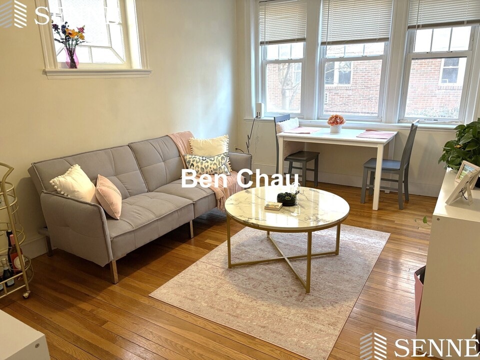 1697 Cambridge St in Cambridge, MA - Building Photo