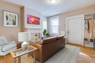 12 E Sycamore St in Pittsburgh, PA - Building Photo