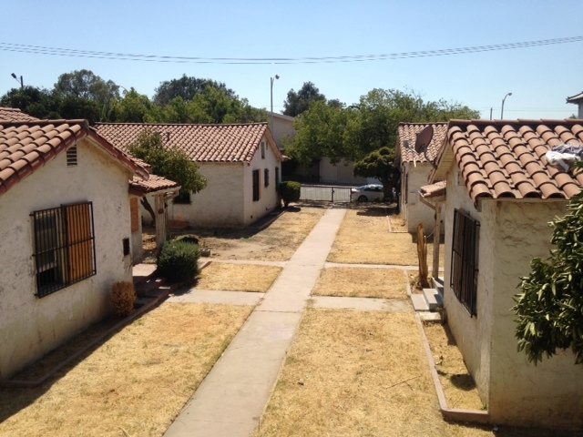 818 E St in Fresno, CA - Foto de edificio