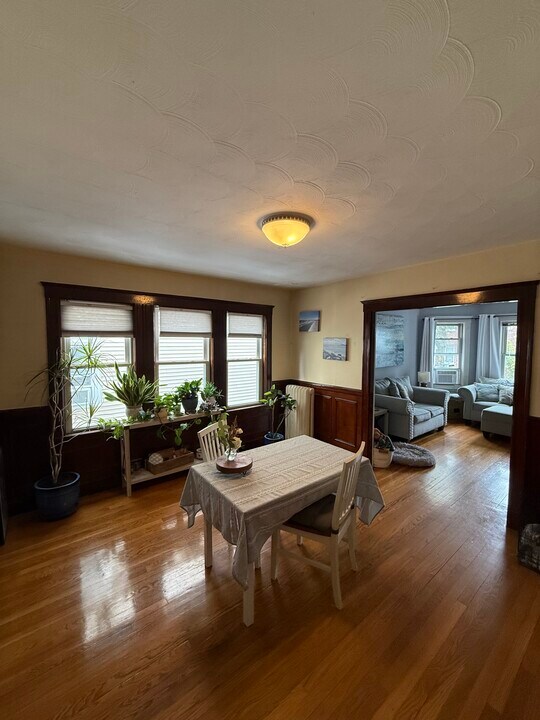 83 Euston Rd in Boston, MA - Building Photo