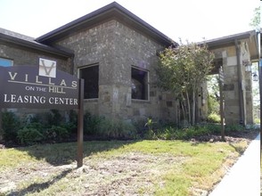 Villas on the Hill in Fort Worth, TX - Building Photo - Building Photo