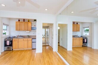 1650 Winona Blvd, Unit 3 in Los Angeles, CA - Building Photo - Building Photo