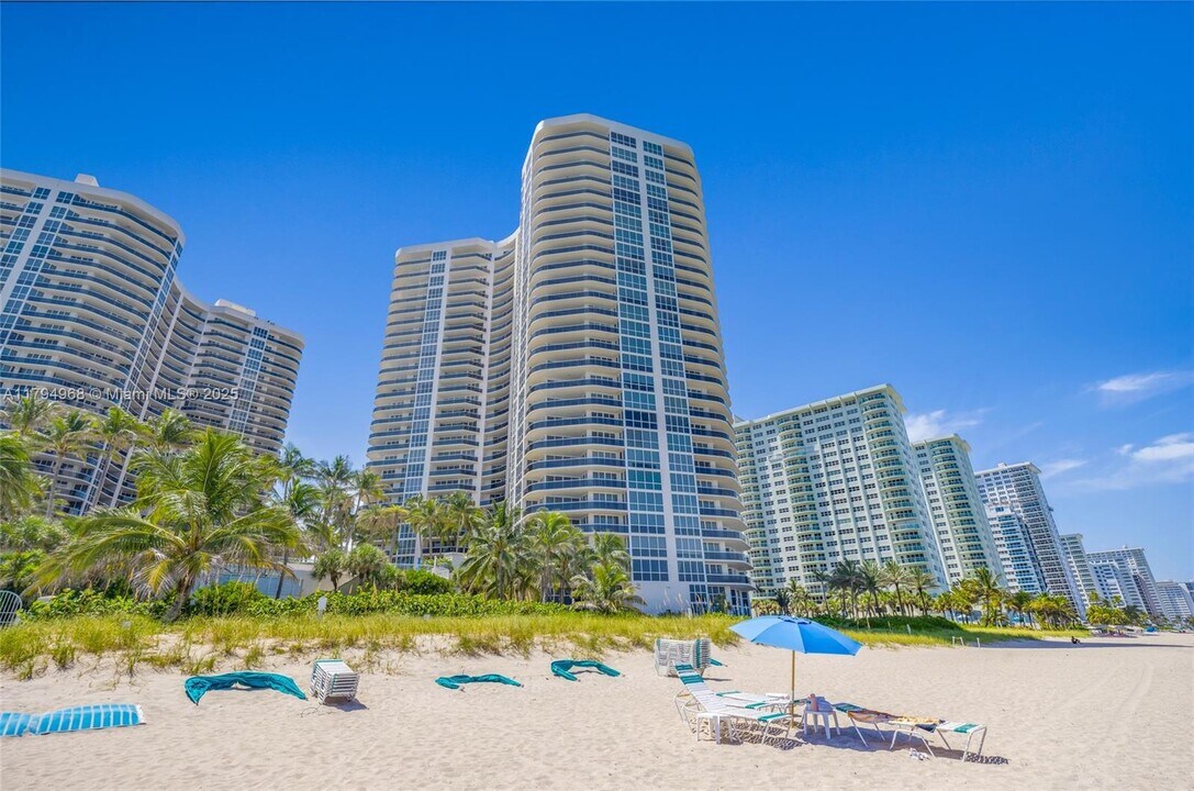 3200 N Ocean Blvd in Fort Lauderdale, FL - Building Photo