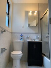 180-17 Jamaica Ave-Unit -1st Fl in Queens, NY - Building Photo - Building Photo