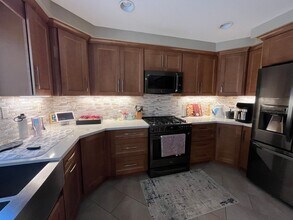 40336 Cambridge St in Murrieta, CA - Foto de edificio - Building Photo