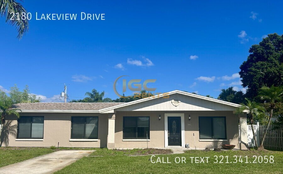2180 Lakeview Dr in Melbourne, FL - Building Photo