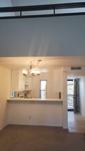 7131 Farralone Ave, Unit 83 in Canoga Park, CA - Building Photo - Building Photo