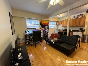 15 Fairbanks St, Unit 2 in Brookline, MA - Building Photo - Building Photo