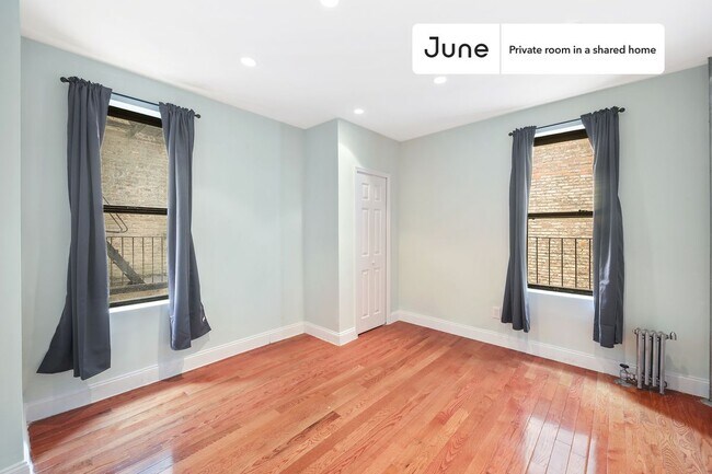 Private bedroom in 2 bed/1 bath Home in New York, NY - Building Photo - Building Photo