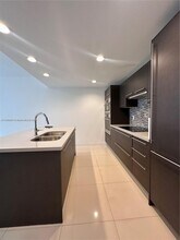 7875 NW 107th Ave in Doral, FL - Building Photo - Building Photo