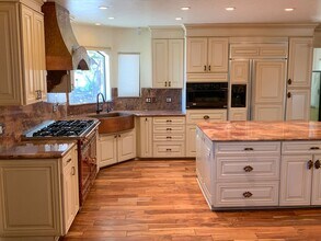 131 Magladry Rd in Hollister, CA - Building Photo - Building Photo
