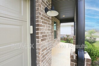 1736 W Broadway Pl in Rogers, AR - Building Photo - Building Photo