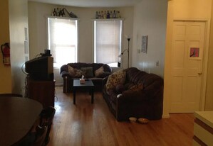 22 S Huntington Ave, Unit 202 in Boston, MA - Building Photo