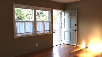 556 Indiana Ave in Venice, CA - Building Photo - Building Photo