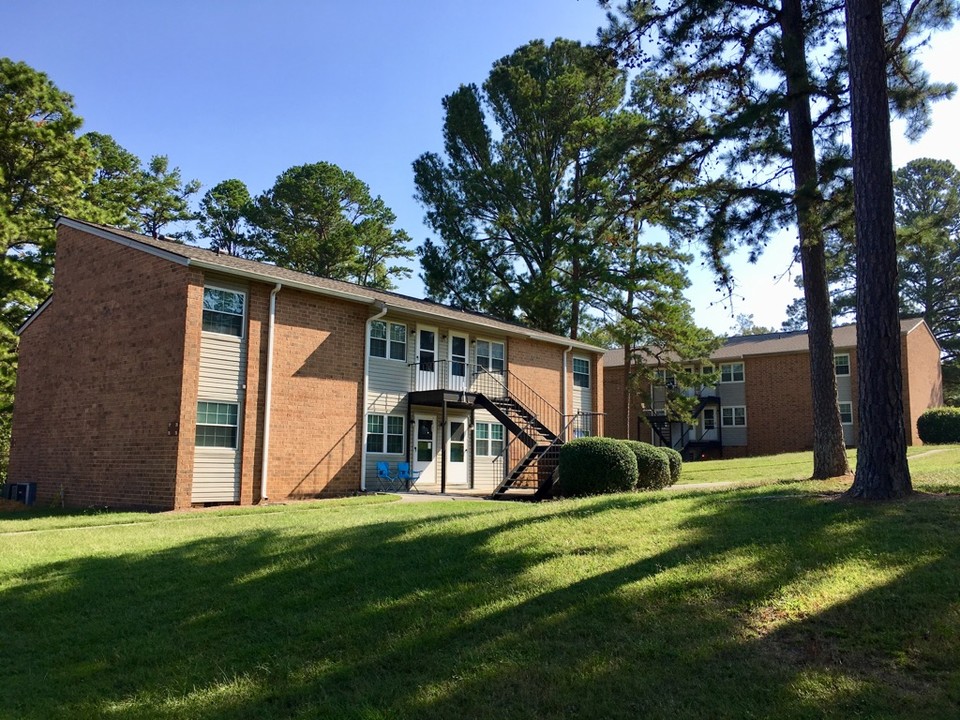 Pine Forest Apartments in Cleveland, TN - Building Photo