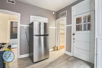 1030 E Hyde Park Blvd in Chicago, IL - Foto de edificio - Building Photo