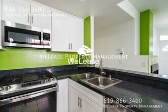 11555 Caminito La Bar in San Diego, CA - Building Photo - Building Photo