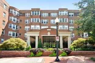 2500 Q St NW in Washington, DC - Building Photo