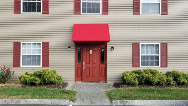 Williamsburg Village in Knoxville, TN - Building Photo - Building Photo