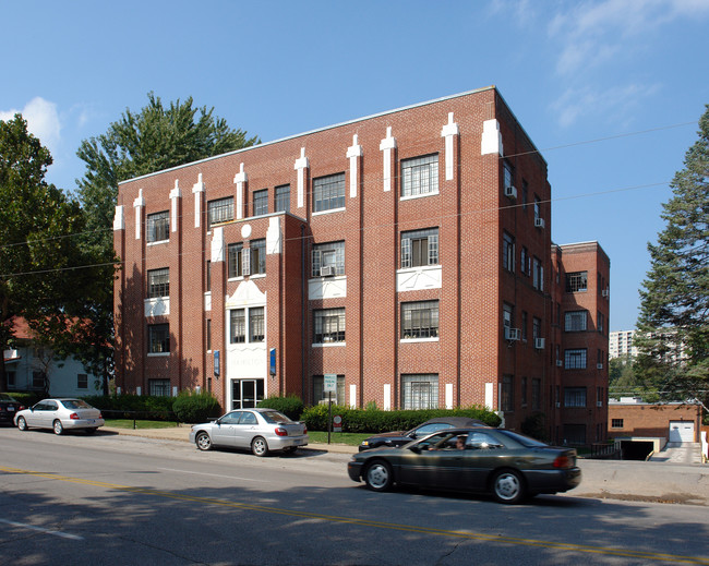 Hamilton Apartments in Des Moines, IA - Building Photo - Building Photo