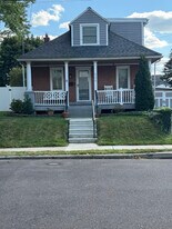 548 Elm Ave in Phoenixville, PA - Building Photo