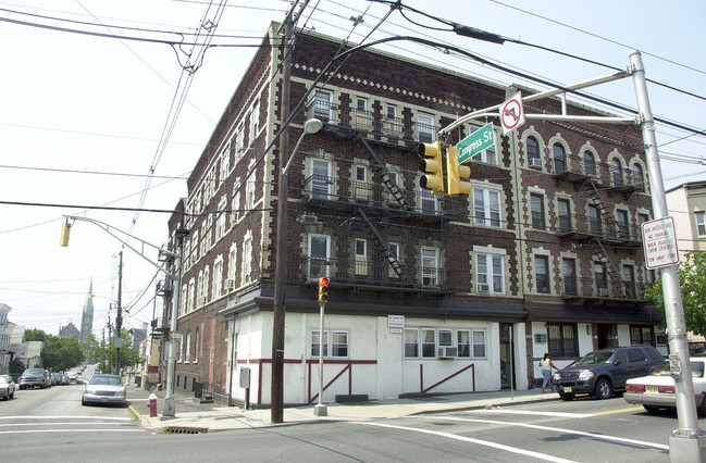 182 Congress St in Jersey City, NJ - Building Photo - Building Photo