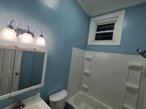 552 Larimer Ave, Unit #1 in Turtle Creek, PA - Foto de edificio - Building Photo