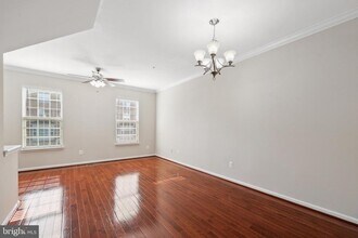 6260 Aster Haven Cir in Haymarket, VA - Building Photo - Building Photo
