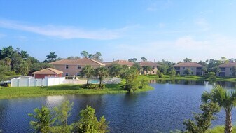 27410 Palmesta Cir, Unit 7 in Bonita Springs, FL - Building Photo