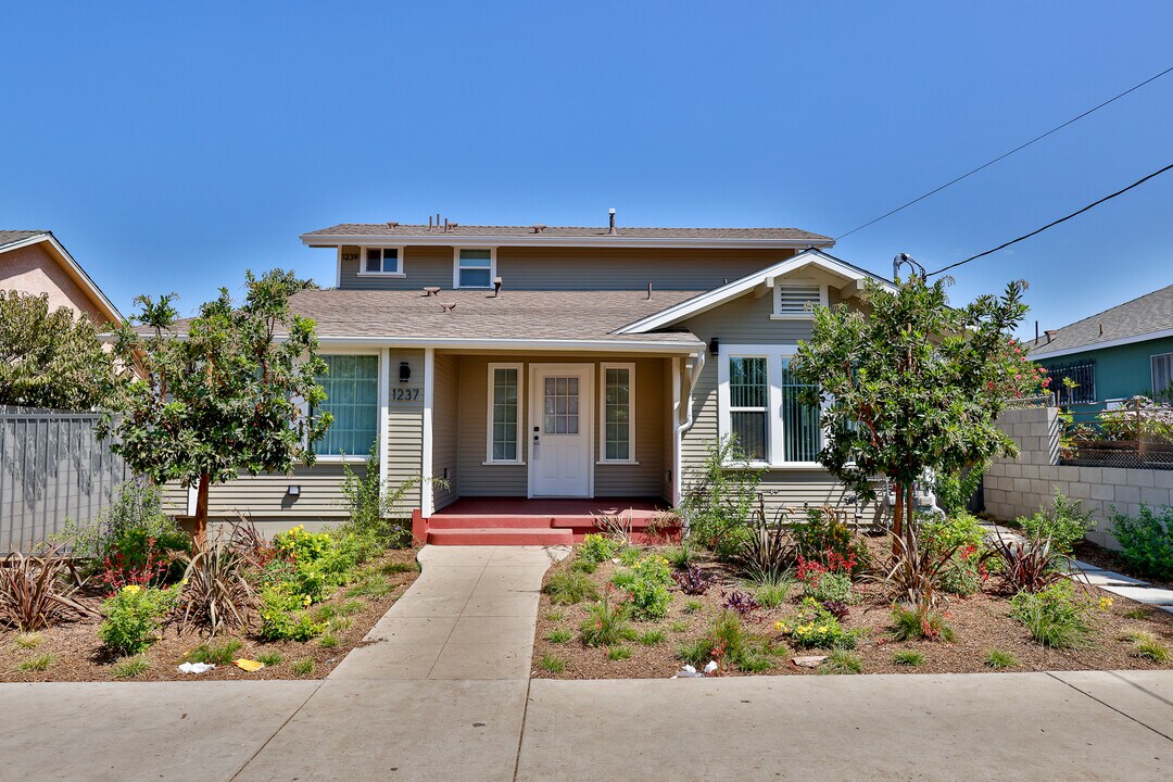 1237 W 25th St in Los Angeles, CA - Foto de edificio
