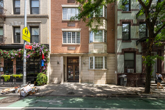 197 Prince St in New York, NY - Building Photo - Building Photo