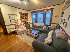 33 Iroquois St, Unit 2 in Boston, MA - Building Photo - Building Photo